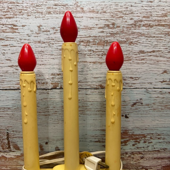 Vintage Christmas Window Candelabra 3 Electric Light
Plastic Drip Red Bulbs - Picture 2 of 7